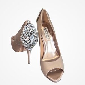Badgley Mischka Kiara Champagne Satin Crystal Embellished Peep Toe Pumps Size 7M